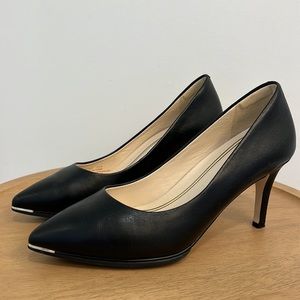 Coke Haan leather pump